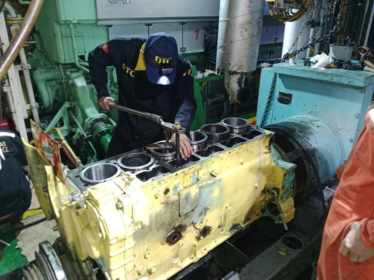 DTC Diesel Engine Service – Caterpillar 3406C Project z7675716130632 d5567786e2f2338e1dac106b160f1fa5